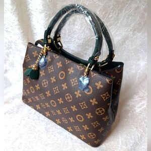 Digerui NWT Shoulder Bag Brown With Green Handles Extra Clip Strap And Wallet